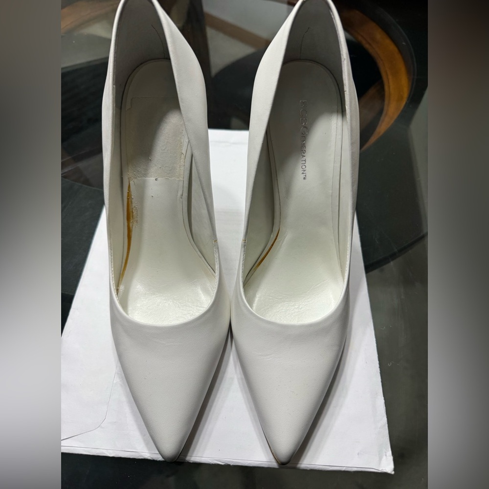 BCBGeneration, White pumps, High heels, Women, Size 9